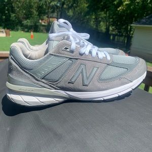 New Balance 990v5